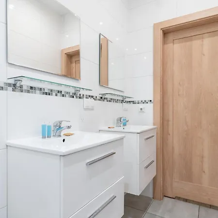 Strzelecka 4room Retreat * Katowice